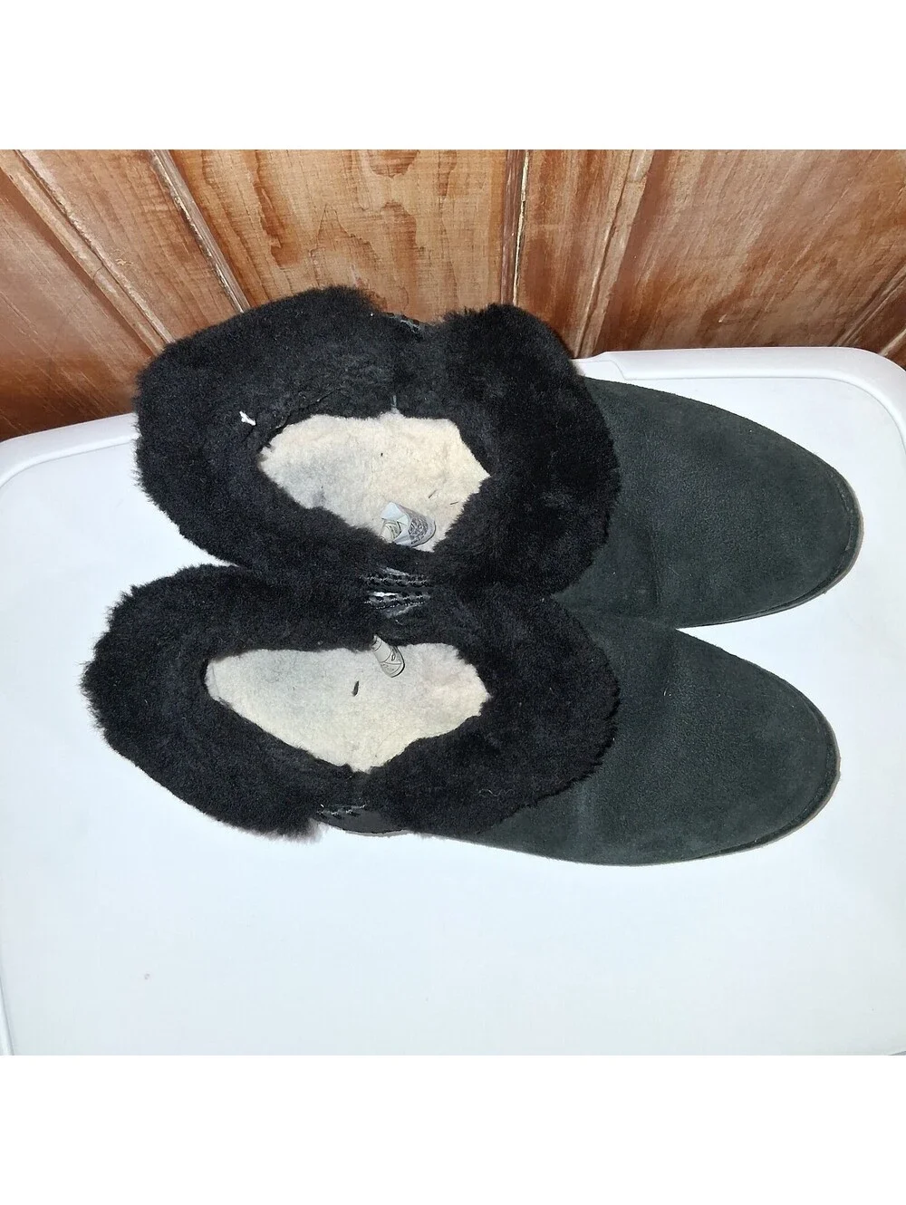 UGG McKay Black Suede Shearling Ankle Booties Cuffed Short Boots Women Size 9.5